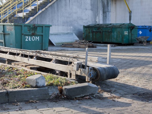 6. Zdemontowany stary przenośnik skratek